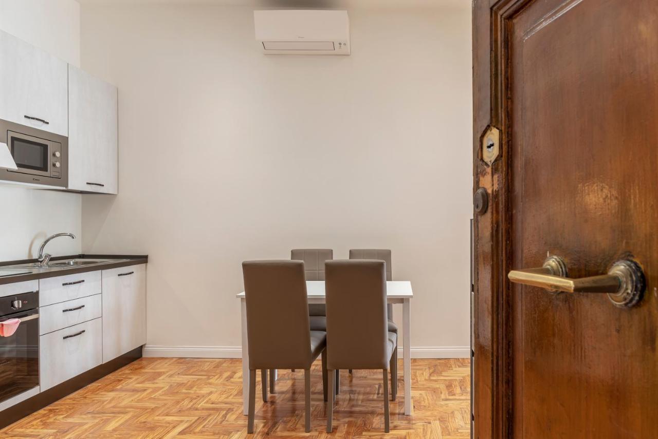 Rione Prati Elegant Apartment With Balcony Roma Ngoại thất bức ảnh