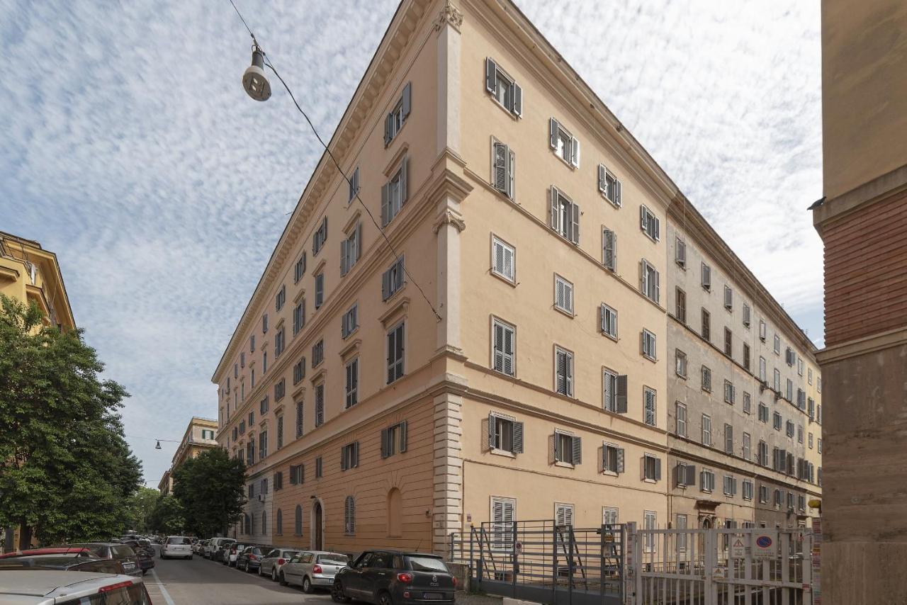 Rione Prati Elegant Apartment With Balcony Roma Ngoại thất bức ảnh