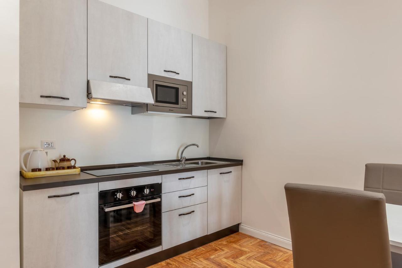 Rione Prati Elegant Apartment With Balcony Roma Ngoại thất bức ảnh